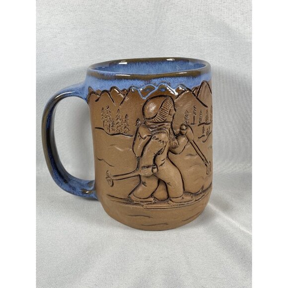 NWOT~NA Eastman Pottery “The Skier” Hand Etched 3-D Large Coffee Mug Blue/Brown - Picture 1 of 9